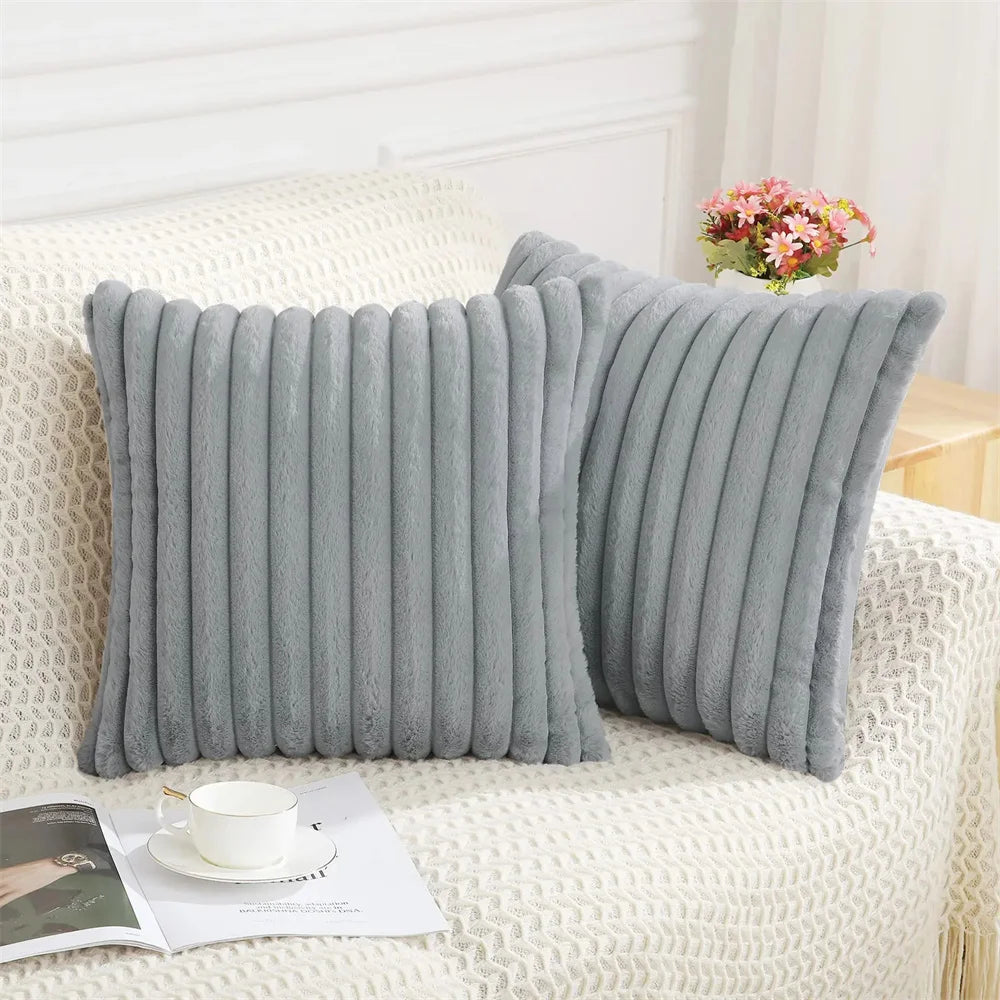 Housse de Coussin Nordic en Faux Fourrure - Gris